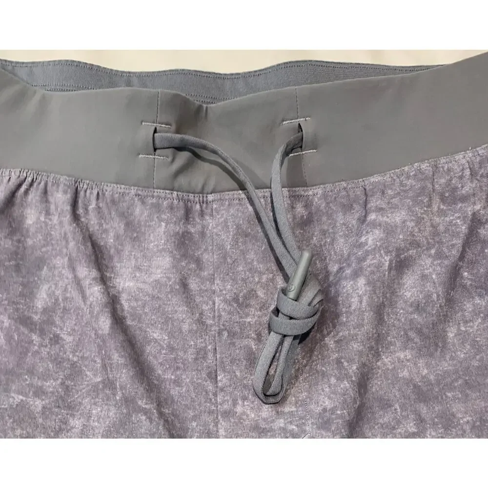 Lululemon Mens T.H.E. Shorts Size L Gray 9
